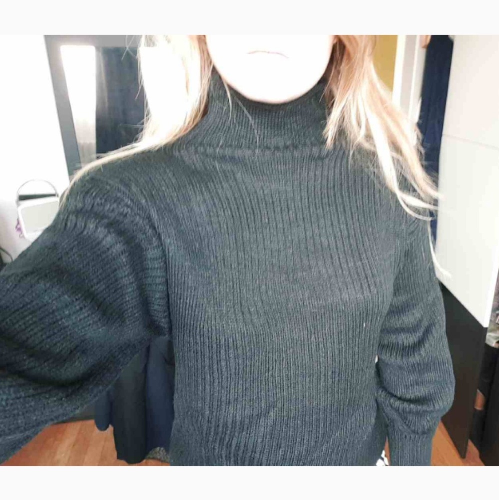 Sweater - Picture 3 of 4